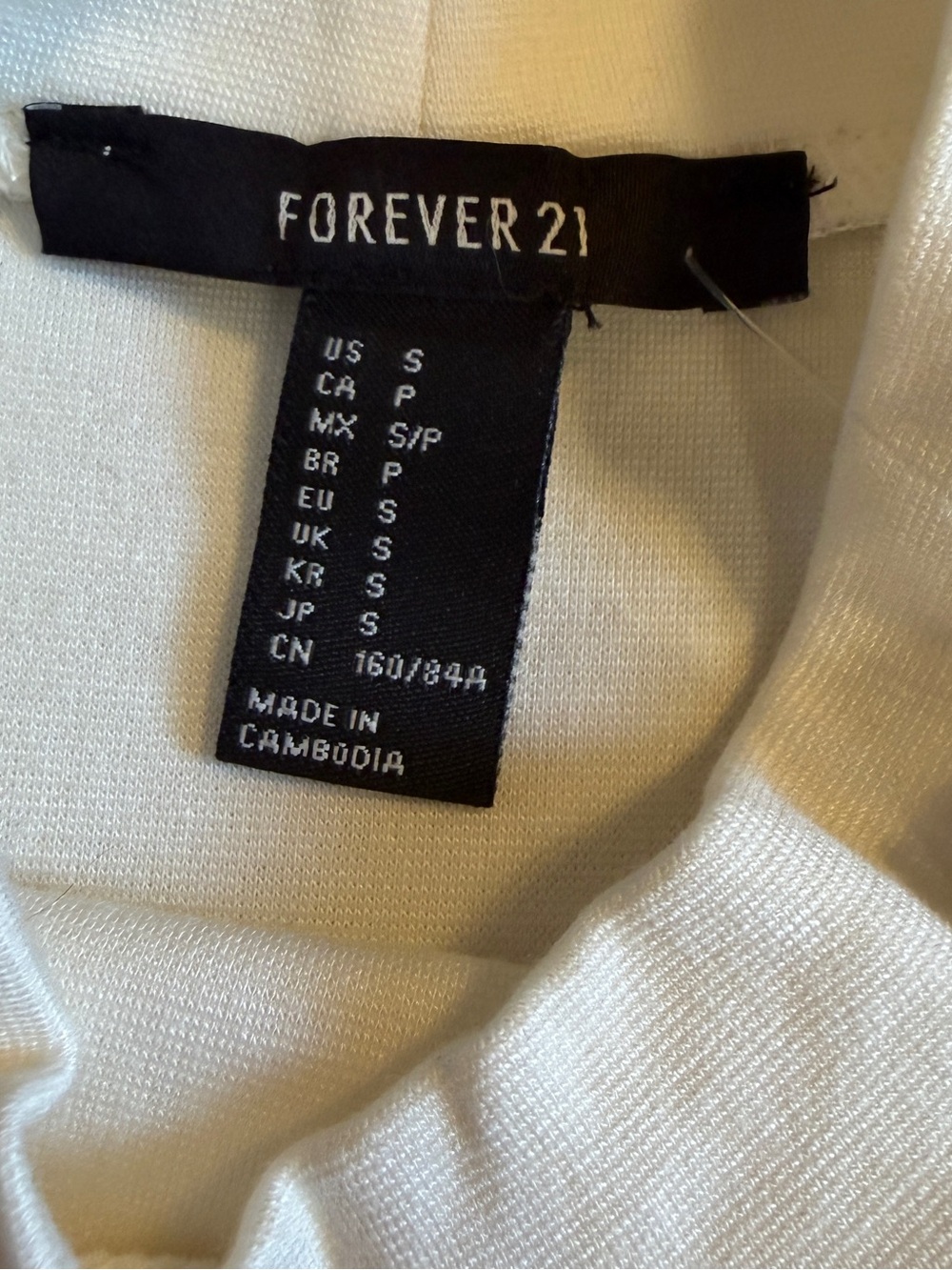 Forever 21 Sleeveless Mock Neck Crop Top - Picture 2 of 3